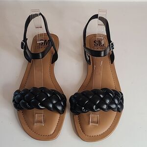 SM New York Steve Madden Puffy Black Woven Sandal Size 8